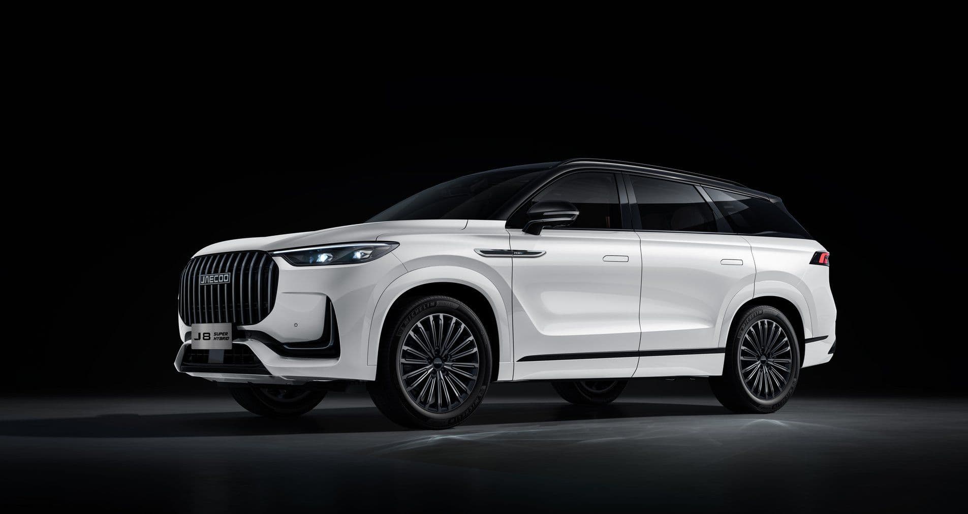 JAECOO 8 Super Hybrid w Polsce. 7 miejsc, 428 KM i cena od 219 900 zł